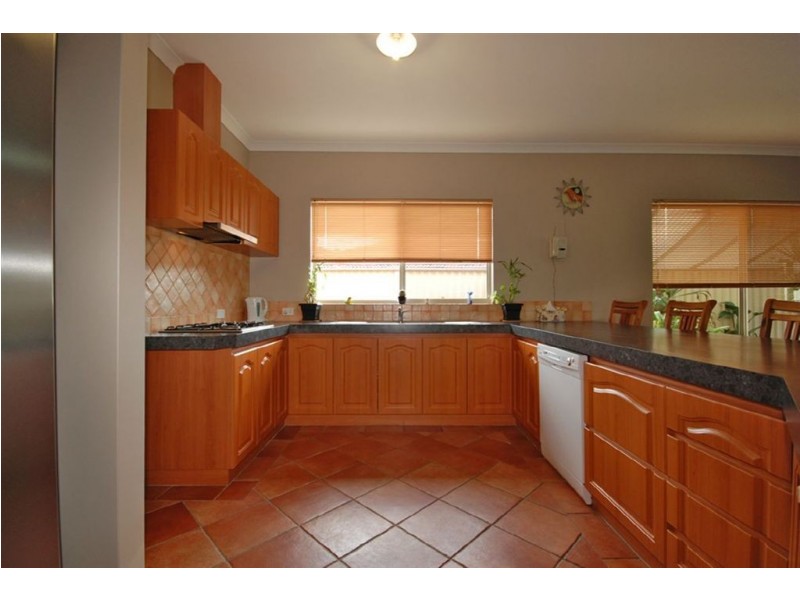 25 Kensington Way, Pearsall WA 6065