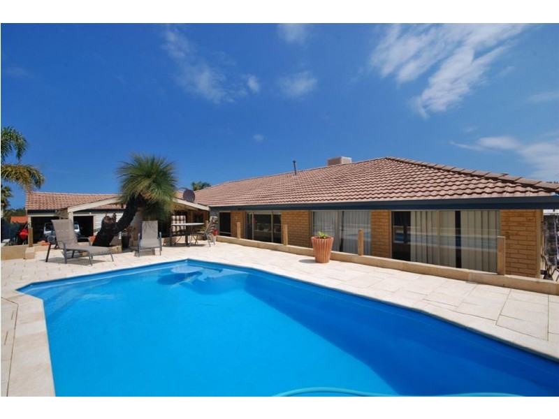 1 Stonehaven Parade, Kinross WA 6028