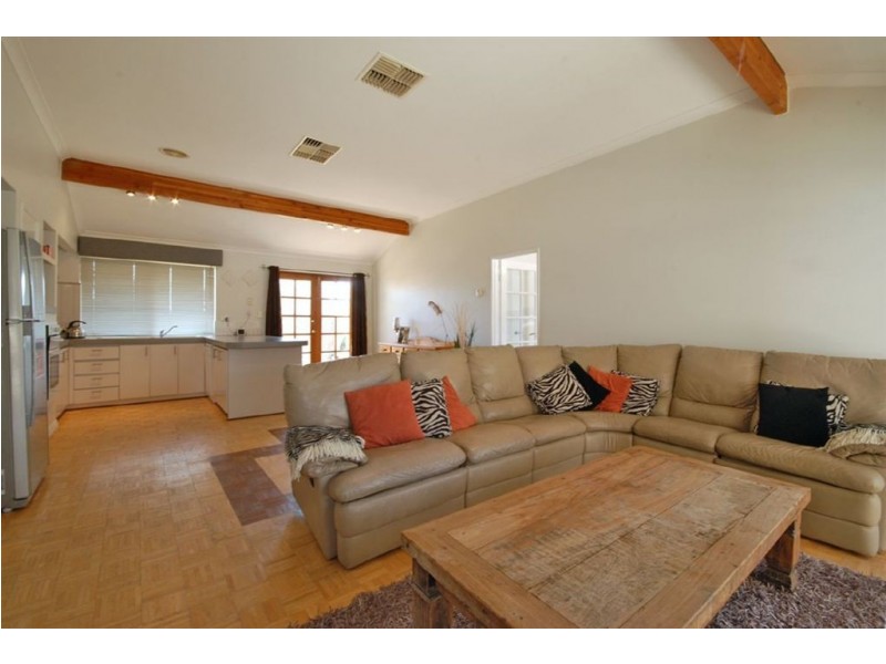 1 Stonehaven Parade, Kinross WA 6028