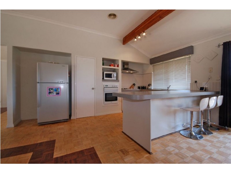 1 Stonehaven Parade, Kinross WA 6028