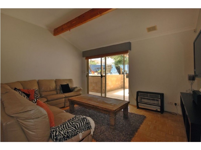 1 Stonehaven Parade, Kinross WA 6028