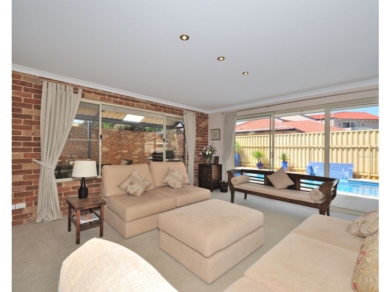 8 Shoalwater Parkway, Iluka WA 6028