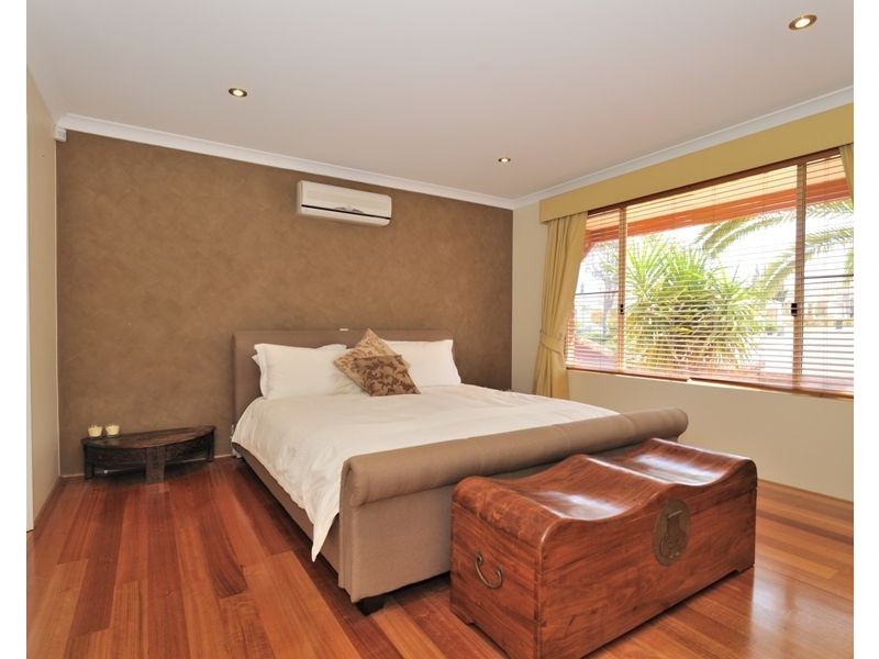 8 Shoalwater Parkway, Iluka WA 6028