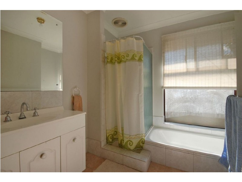 6 Caitup Place, Hillarys WA 6025