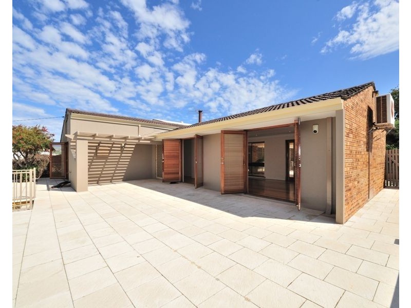15 Dennis Street, Quinns Rocks WA 6030