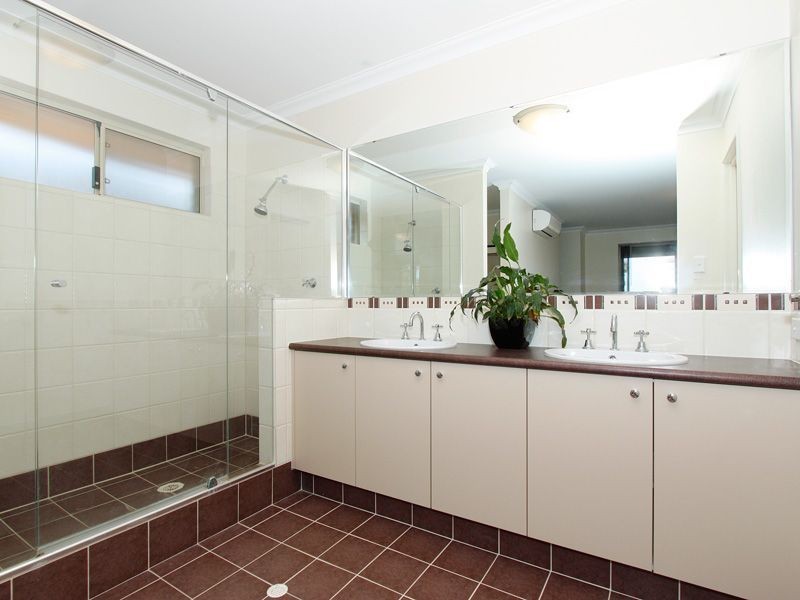 41 Shiralee Bend, Carramar WA 6031