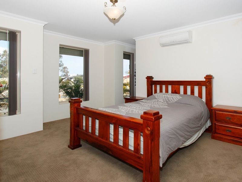 41 Shiralee Bend, Carramar WA 6031