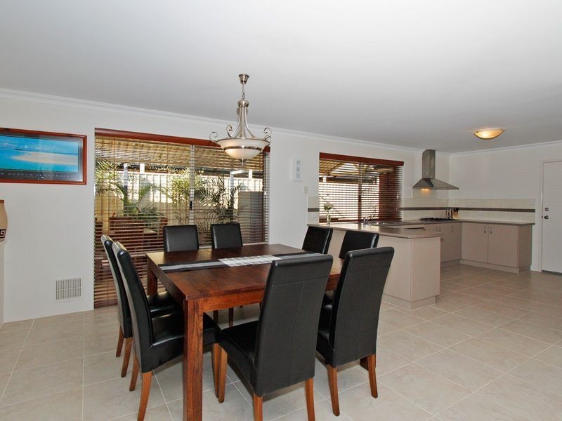 41 Shiralee Bend, Carramar WA 6031