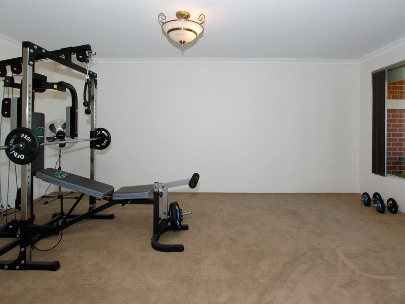 41 Shiralee Bend, Carramar WA 6031