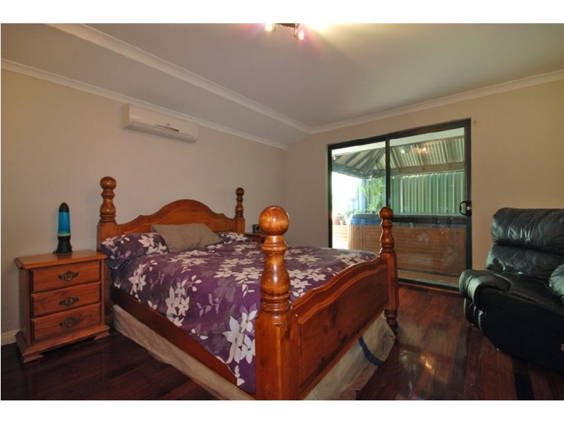 15 Retreat Green, Banksia Grove WA 6031