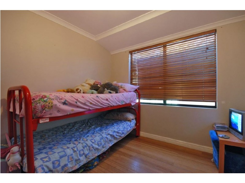 15 Retreat Green, Banksia Grove WA 6031