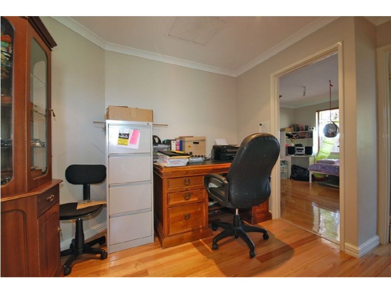 15 Retreat Green, Banksia Grove WA 6031