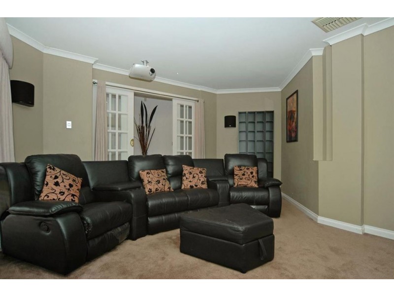 4 Ontario Crescent, Joondalup WA 6027