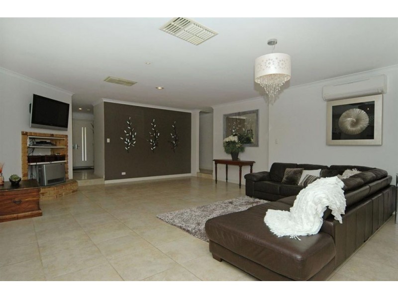 4 Ontario Crescent, Joondalup WA 6027