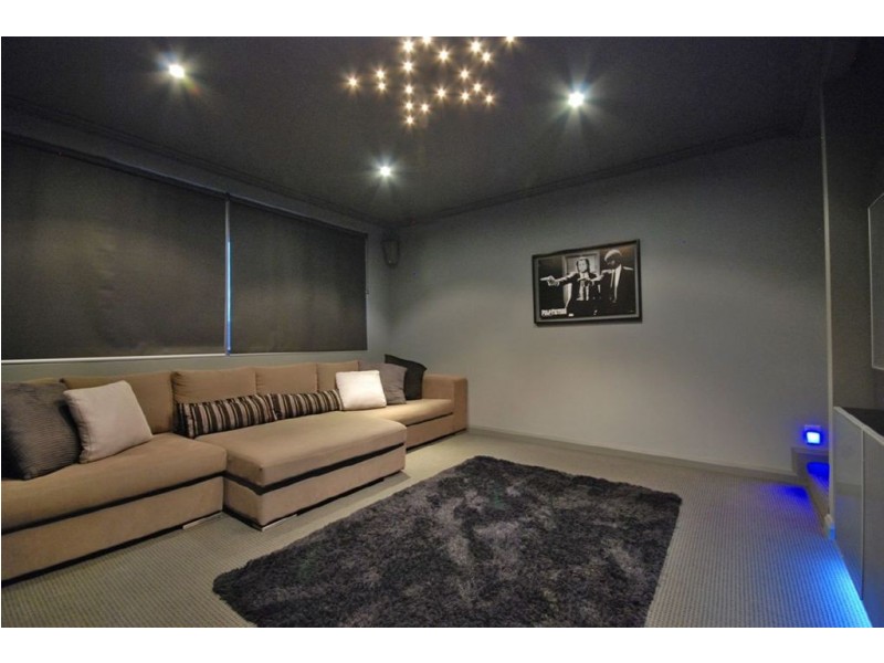 8 Whitewater Lookout, Iluka WA 6028