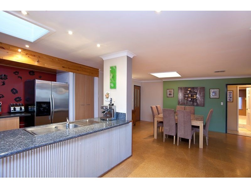 32 Lakevalley Drive, Edgewater WA 6027