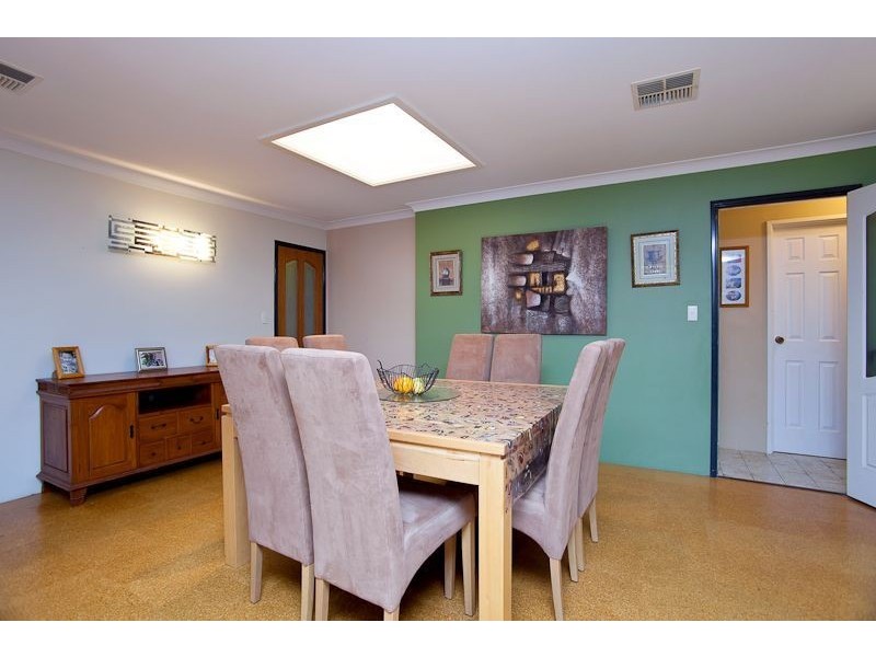 32 Lakevalley Drive, Edgewater WA 6027