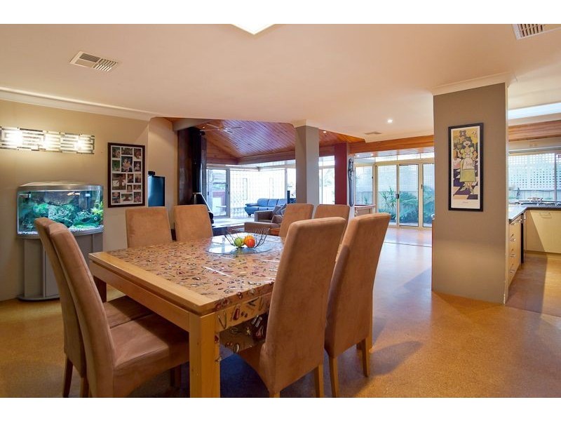 32 Lakevalley Drive, Edgewater WA 6027