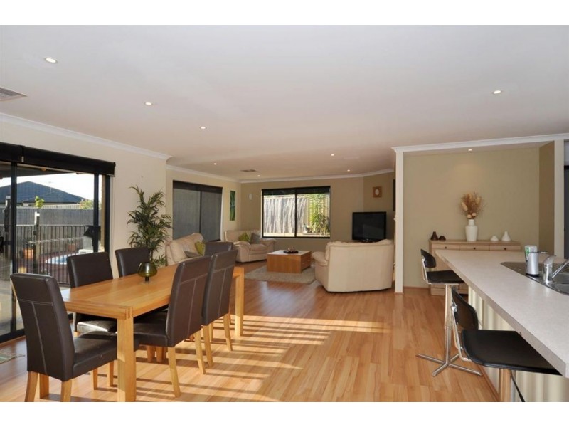 15 Vinciullo Way, Sinagra WA 6065