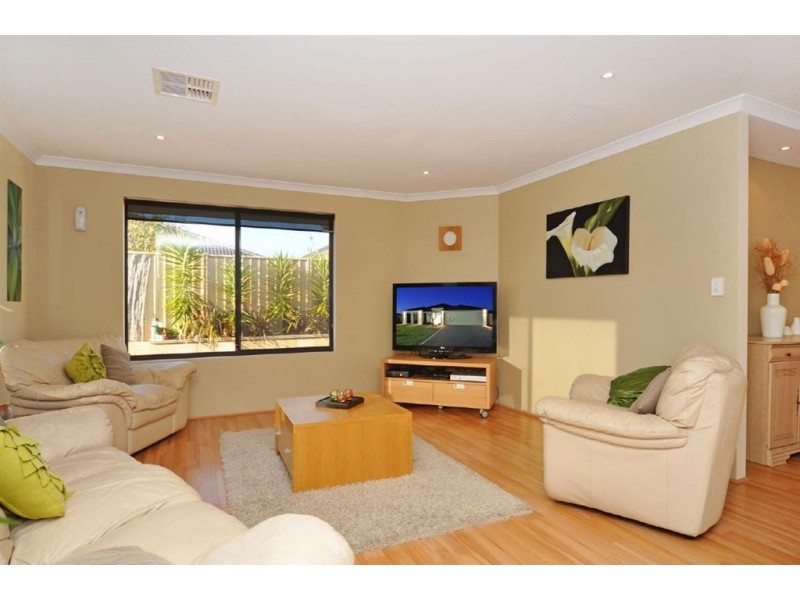 15 Vinciullo Way, Sinagra WA 6065