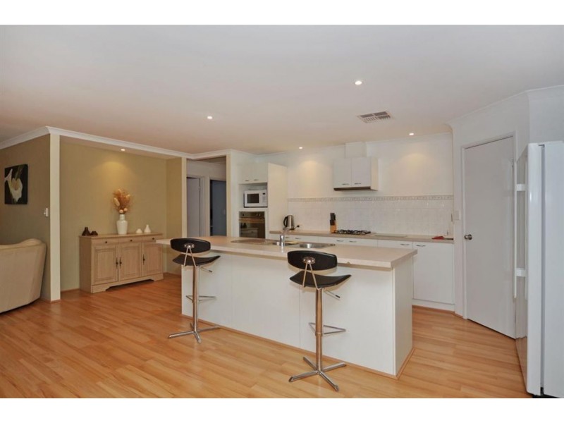 15 Vinciullo Way, Sinagra WA 6065