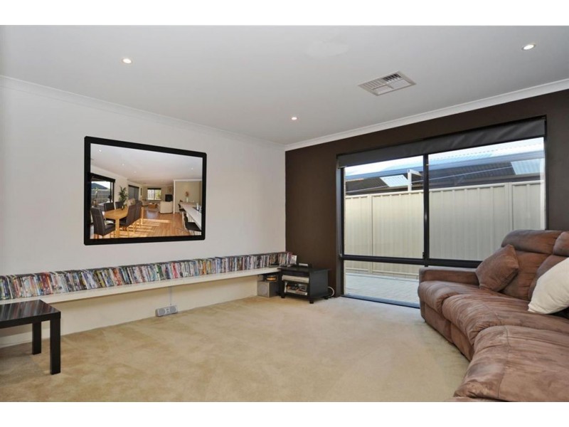 15 Vinciullo Way, Sinagra WA 6065