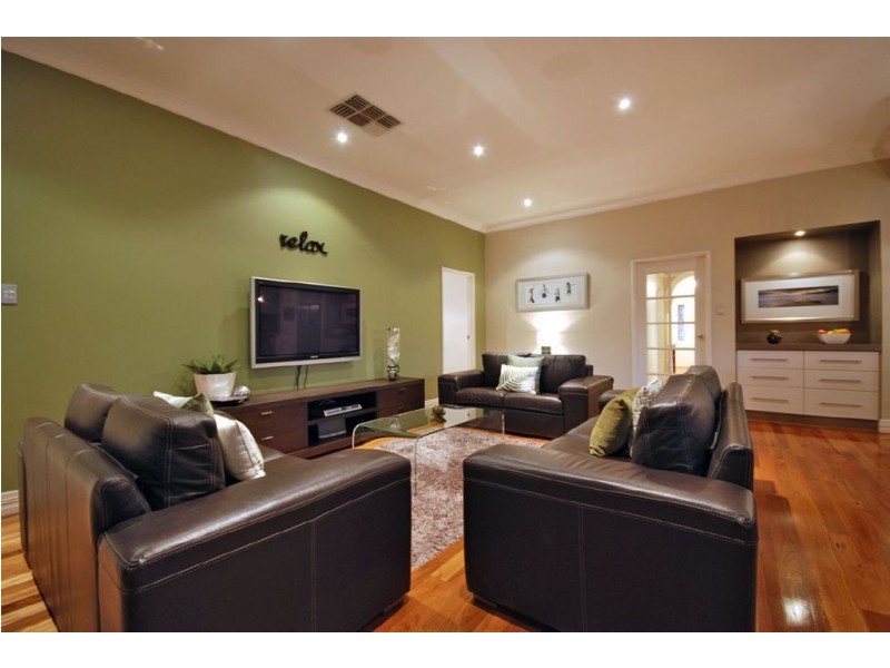 18 Tyneside Grove, Currambine WA 6028