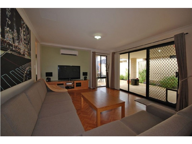 16 Nambi Parkway, Banksia Grove WA 6031