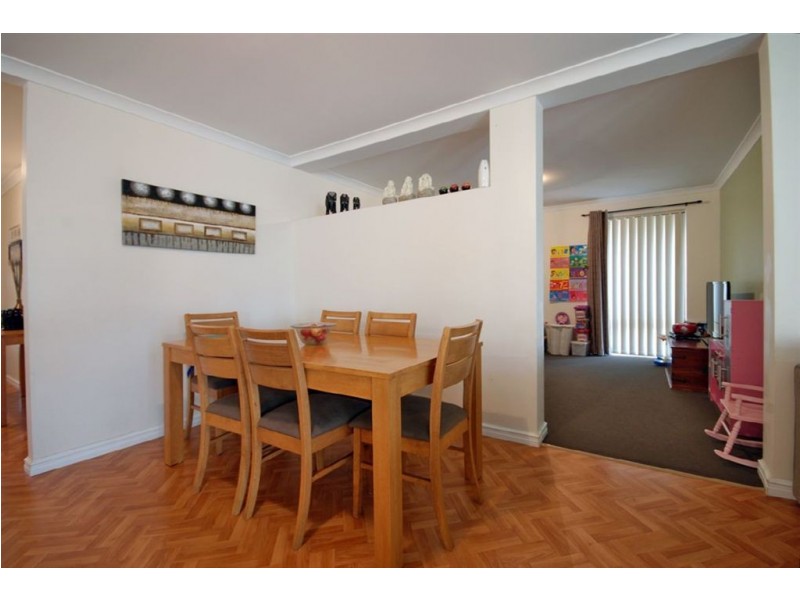 16 Nambi Parkway, Banksia Grove WA 6031