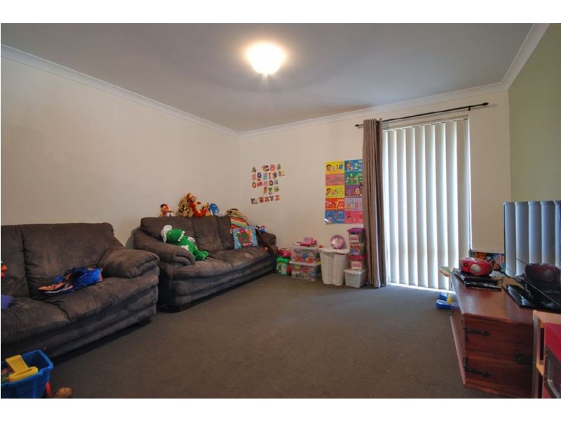 16 Nambi Parkway, Banksia Grove WA 6031