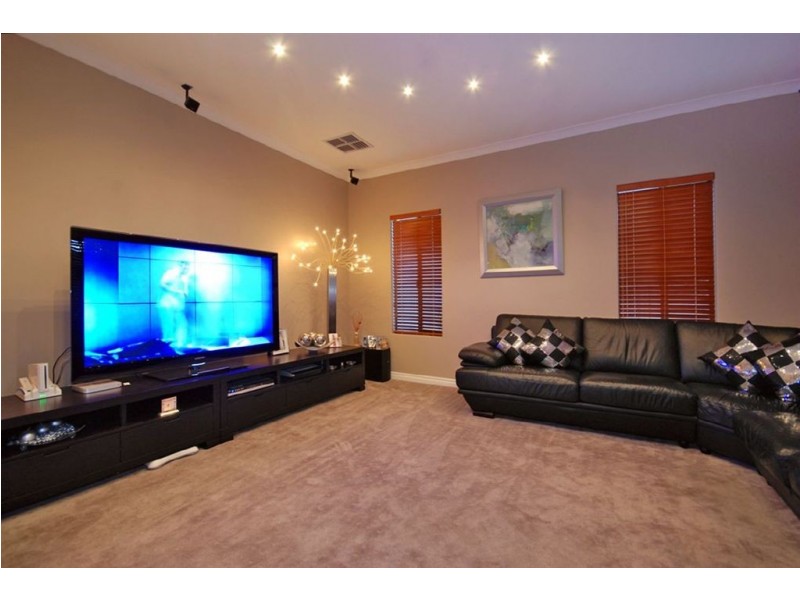 11 Marriot Turn, Currambine WA 6028