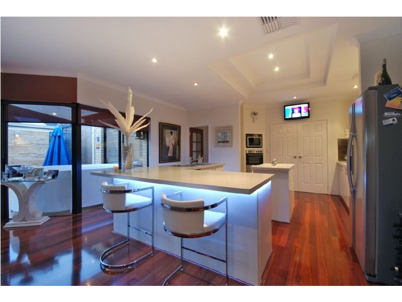 11 Marriot Turn, Currambine WA 6028