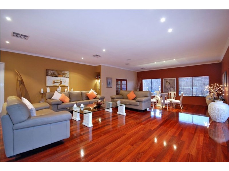11 Marriot Turn, Currambine WA 6028