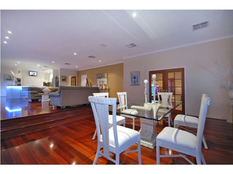 11 Marriot Turn, Currambine WA 6028