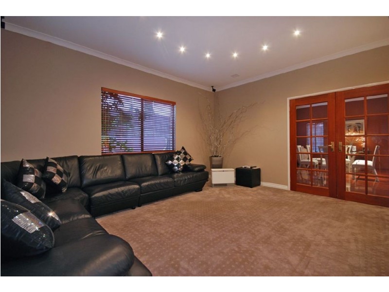 11 Marriot Turn, Currambine WA 6028