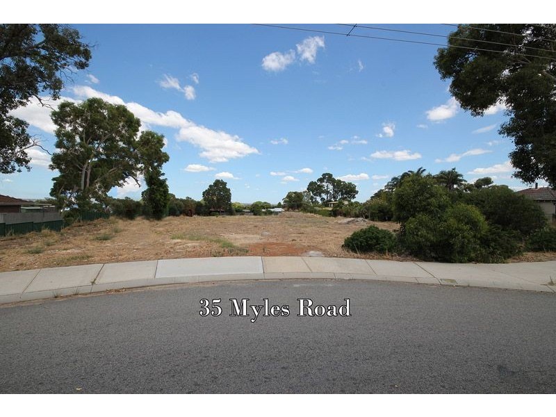 35 Myles Road, Swan View WA 6056