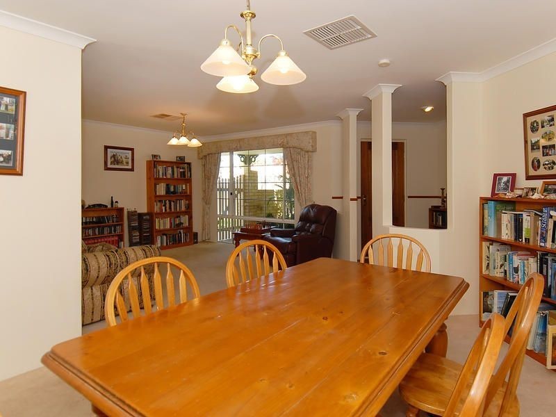 15 Grey-Smith Gardens, Woodvale WA 6026