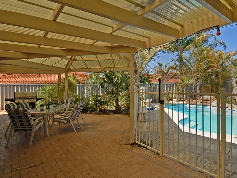 15 Grey-Smith Gardens, Woodvale WA 6026