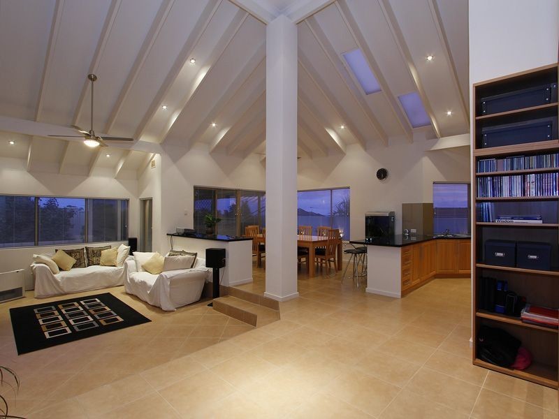 80 Southern Cross Circle, Ocean Reef WA 6027