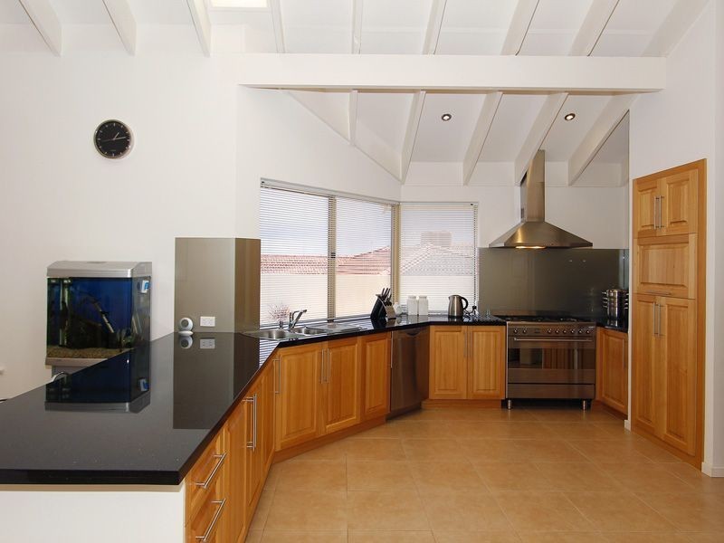 80 Southern Cross Circle, Ocean Reef WA 6027