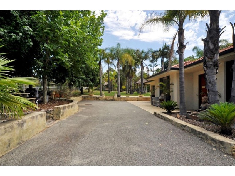 65 Wildflower Drive, Carramar WA 6031