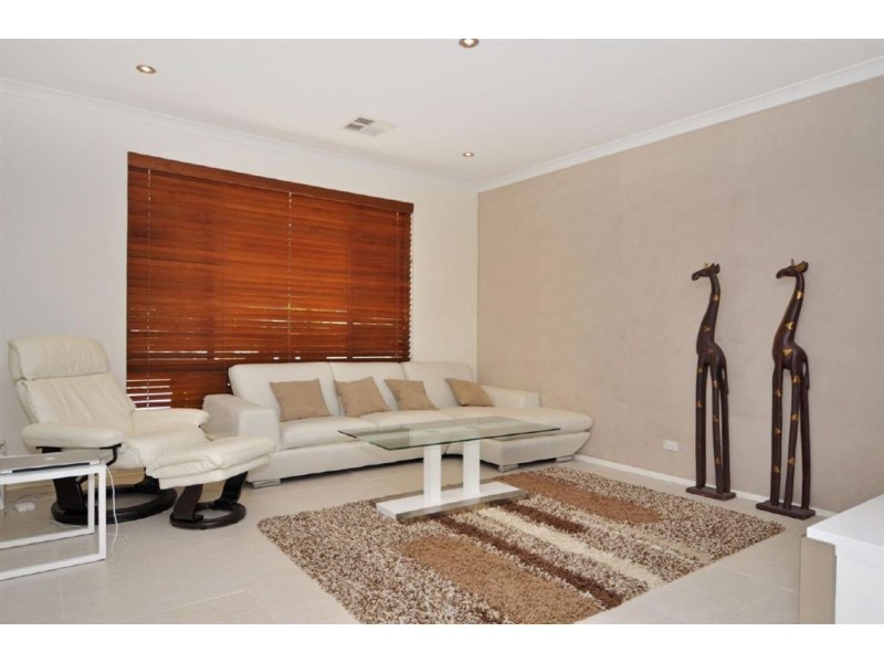 65 Wildflower Drive, Carramar WA 6031