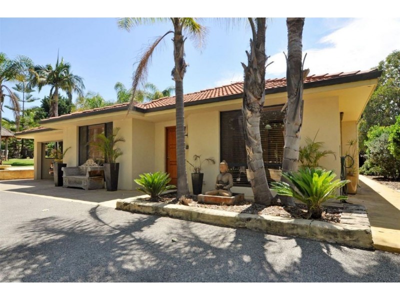 65 Wildflower Drive, Carramar WA 6031