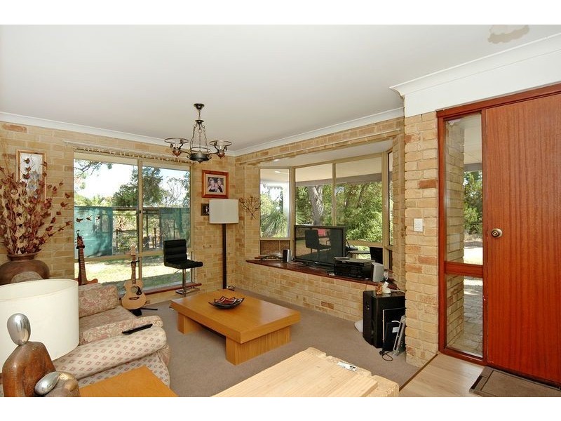 43 Wildflower Crescent, Carramar WA 6031