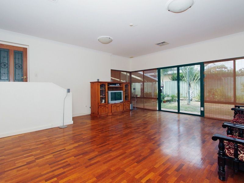 24 Mathews Place, Belmont WA 6104