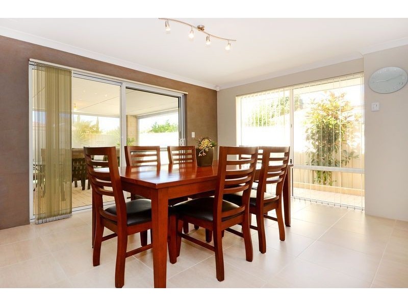 4 Cvitan Bend, Madeley WA 6065