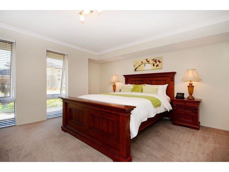 4 Cvitan Bend, Madeley WA 6065