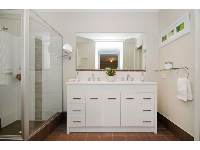 4 Cvitan Bend, Madeley WA 6065