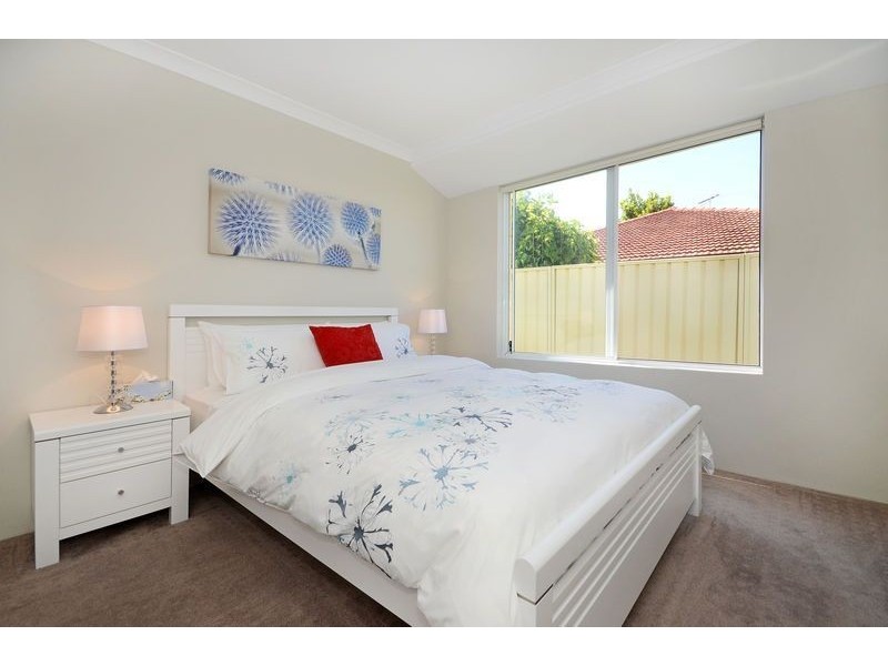 4 Cvitan Bend, Madeley WA 6065