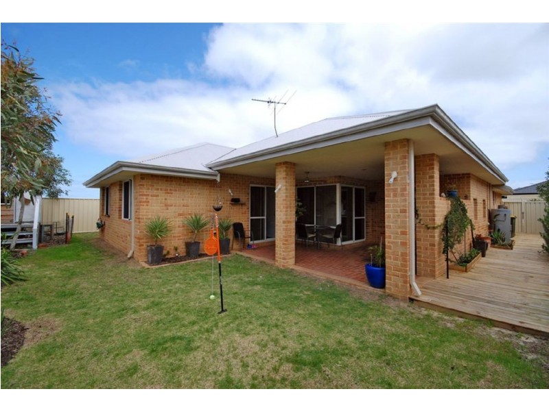 24 Kandalee Gate, Banksia Grove WA 6031